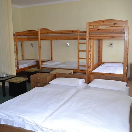 Lokomotiv Motel Eger Eksteriør bilde